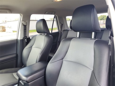 Used 2017 Toyota 4Runner SR5 Premium image 14
