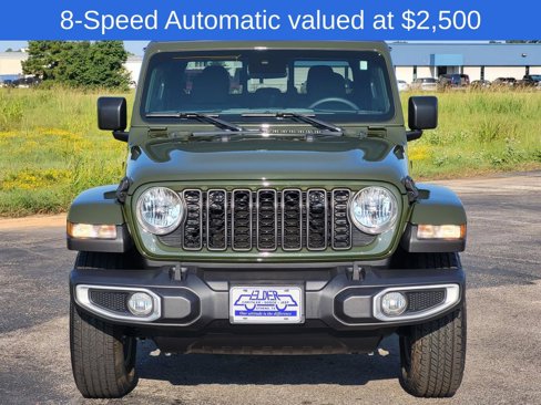 Used 2024 Jeep Gladiator Sport image 2
