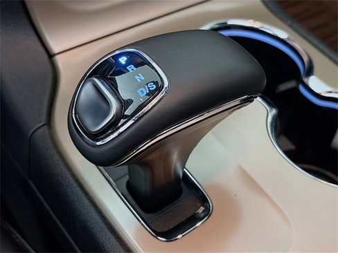 Used 2015 Jeep Grand Cherokee Overland image 17