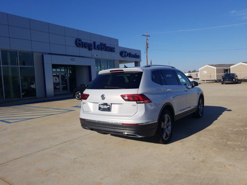 Used 2018 Volkswagen Tiguan SEL Premium image 6