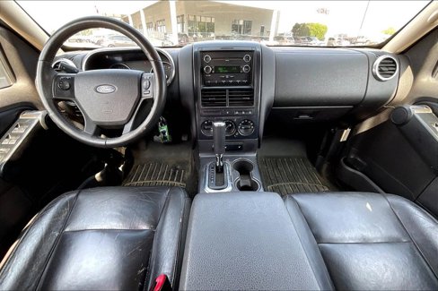 Used 2010 Ford Explorer XLT image 7