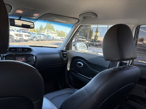Used 2016 Kia Soul ! image 3