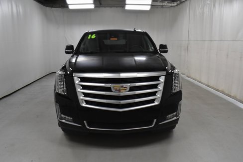 Used 2016 Cadillac Escalade ESV Luxury image 4