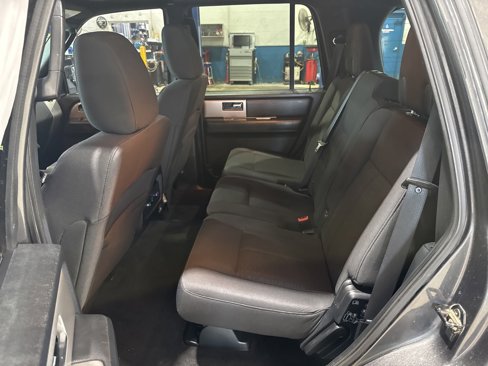 Used 2016 Ford Expedition XLT image 22