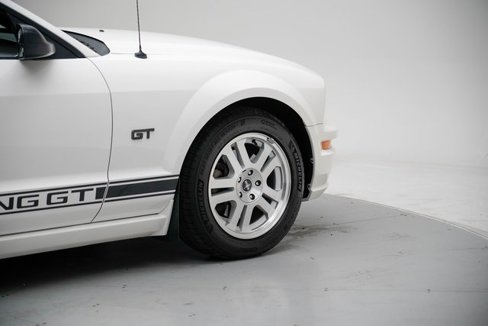 Used 2005 Ford Mustang GT Premium image 7