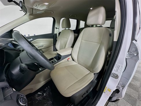 Used 2017 Ford Escape SE w/ Equipment Group 201A image 19