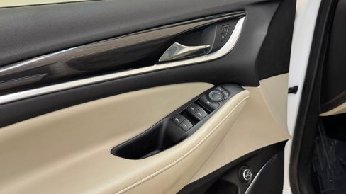 Used 2019 Buick Enclave Essence image 37