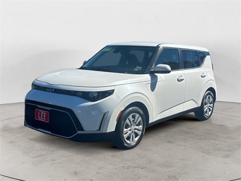 Used 2023 Kia Soul LX image 1