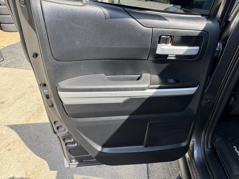 Used 2017 Toyota Tundra SR5 image 25