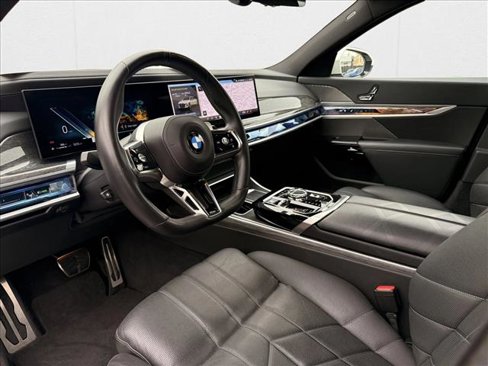 Used 2024 BMW 740i image 16