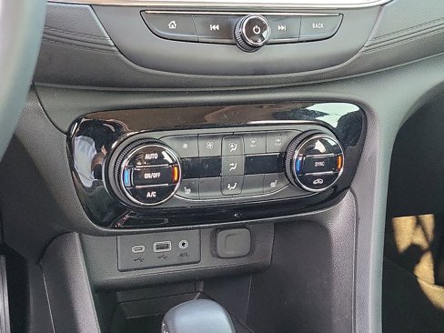 Used 2023 Buick Encore GX Select w/ Experience Buick Package image 17