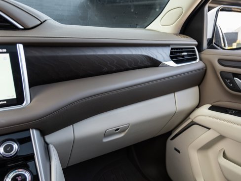 Used 2022 GMC Yukon Denali w/ Denali Premium Package image 27