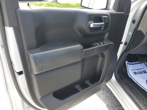 Used 2020 Chevrolet Silverado 1500 Custom w/ Custom Value Package image 8