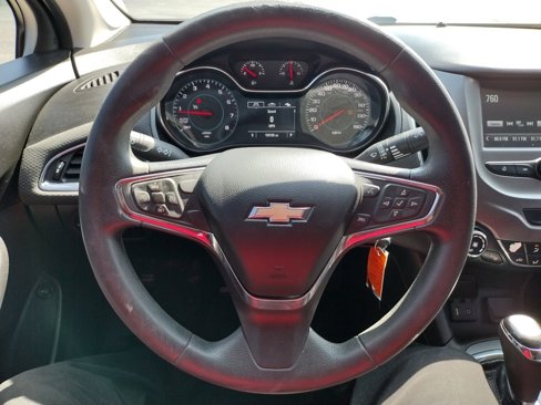 Used 2017 Chevrolet Cruze LT image 6