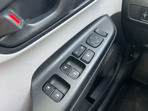 Used 2022 Hyundai Kona SE image 24
