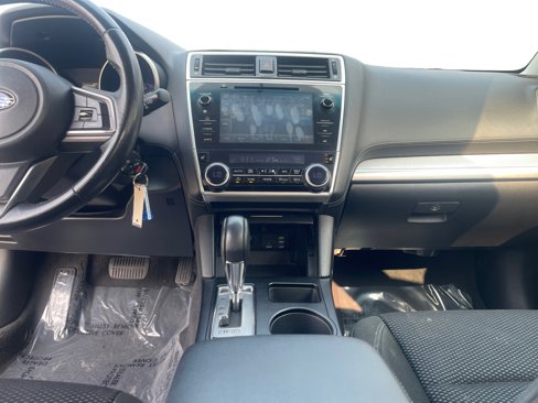 Used 2018 Subaru Outback 2.5i Premium image 15