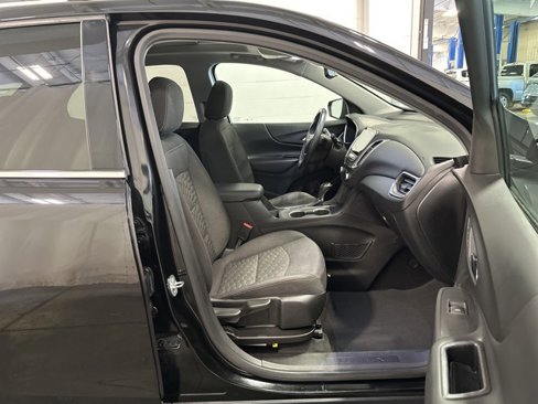 Used 2018 Chevrolet Equinox LT w/ Sun & Infotainment Package image 9