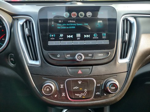 Used 2018 Chevrolet Malibu LT image 3