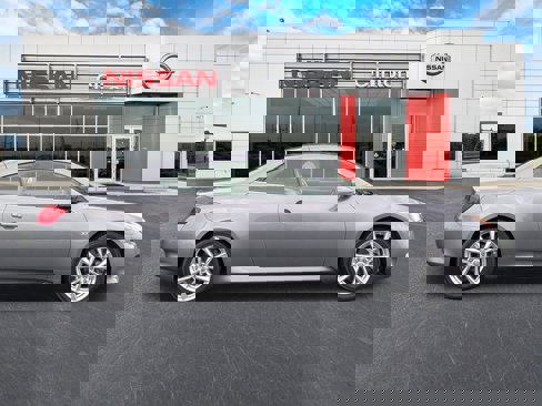 Used 2014 INFINITI Q60 Convertible image 2