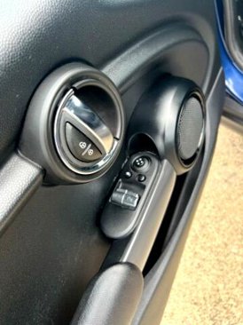 Used 2016 MINI Cooper 2-Door Hardtop image 8