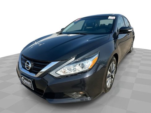 Used 2017 Nissan Altima 2.5 SL w/ Moonroof Package image 1