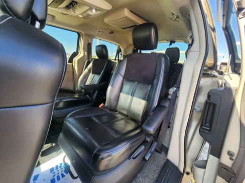 Used 2015 Chrysler Town & Country Limited Platinum w/ Trailer Tow Group image 14