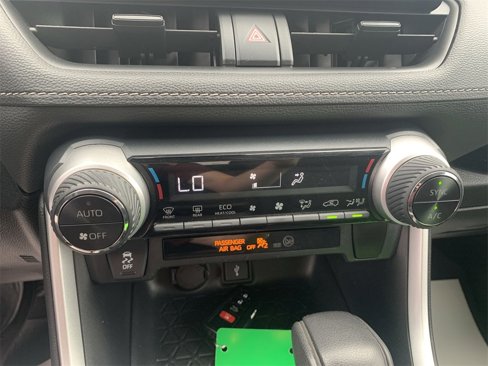 Used 2021 Toyota RAV4 XLE image 19