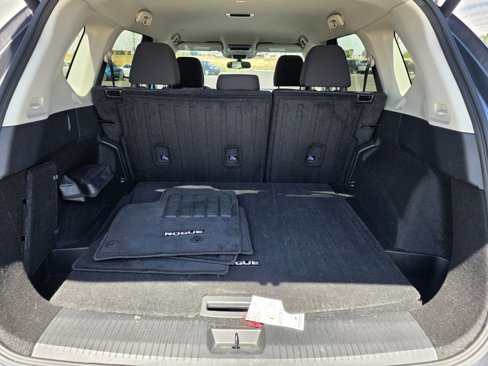 Used 2024 Nissan Rogue SV image 30