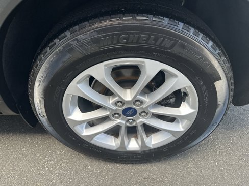 Used 2020 Ford Escape SE image 32