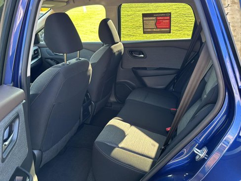 Used 2023 Nissan Rogue SV image 9