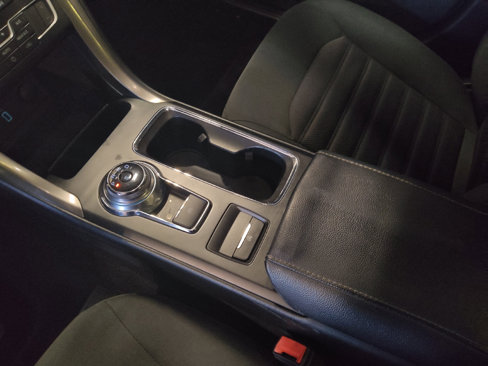 Used 2017 Ford Fusion SE w/ Fusion SE Technology Package image 26