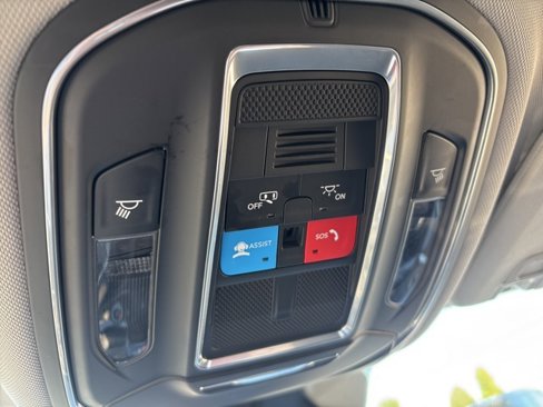Used 2023 Jeep Grand Cherokee L Laredo image 19