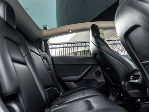 Used 2021 Tesla Model Y Long Range image 32