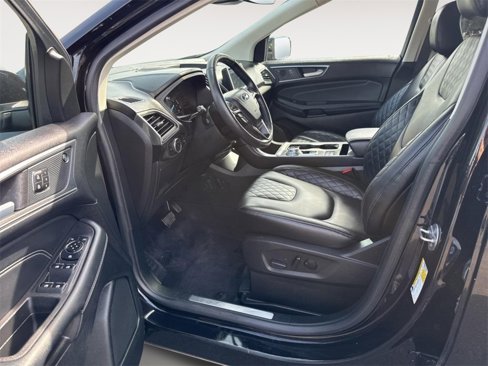 Used 2024 Ford Edge Titanium image 10