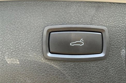 Certified 2020 Porsche Macan image 21