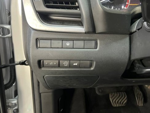 Used 2024 Nissan Rogue SV image 13