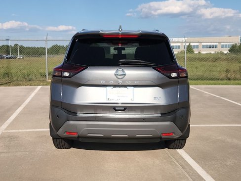 Certified 2021 Nissan Rogue SV w/ Premium Package image 6
