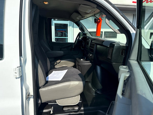 Used 2018 GMC Savana 2500 w/ Driver Convenience Package image 19