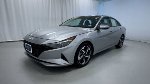 Used 2023 Hyundai Elantra SEL w/ Convenience Package image 4