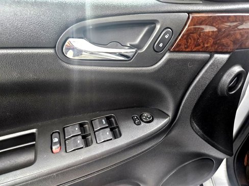 Used 2011 Chevrolet Impala LT image 8