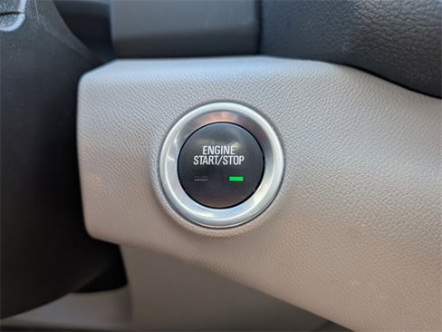 Used 2023 GMC Terrain SLE w/ Driver Convenience Package image 15