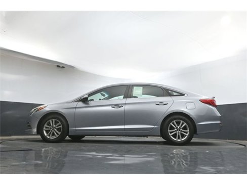 Used 2015 Hyundai Sonata SE image 30