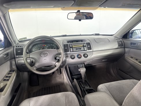 Used 2004 Toyota Camry LE image 19