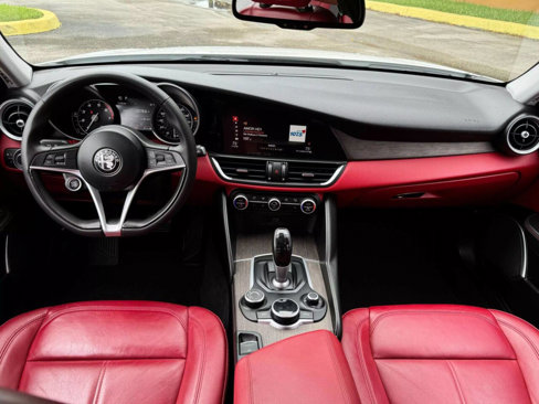 Used 2019 Alfa Romeo Giulia Ti image 12