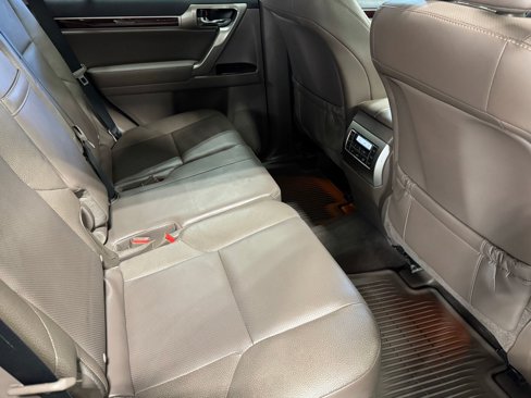 Used 2016 Lexus GX 460 image 32