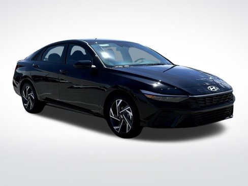 New 2025 Hyundai Elantra Sport image 3