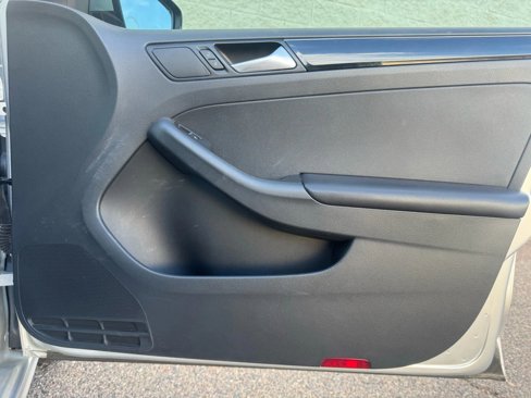 Used 2015 Volkswagen Jetta TDI SEL image 13