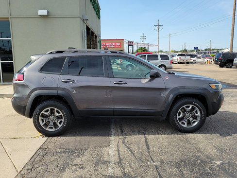 Used 2019 Jeep Cherokee Trailhawk w/ Comfort/Convenience Group image 2