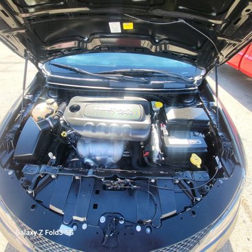 Used 2016 Chrysler 200 Limited image 25