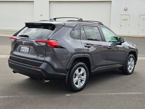 Used 2020 Toyota RAV4 XLE image 5